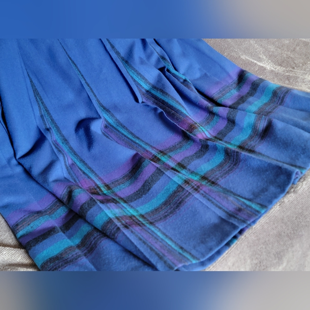 1970s Womens Pendleton Wool Blue Plaid Pleated Skirt EXCELLENT Condition Sz 16W